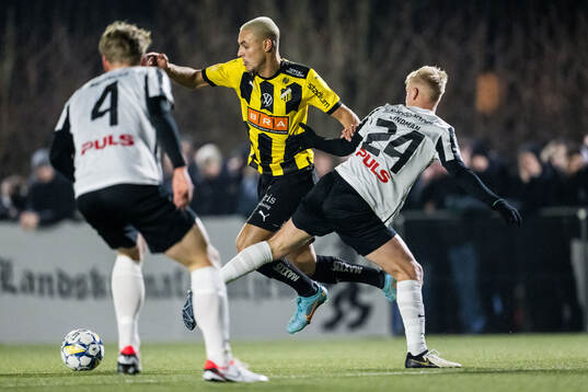 BK Häckens Ali Youssef och Landskronas Emil Lindman