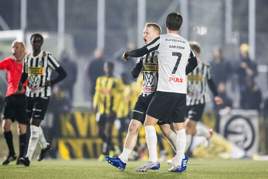 Landskronas Victor Karlsson och David Edvardsson jublar