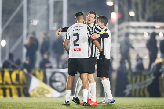 Landskronas Rassa Rahmani och Philip Andersson jublar