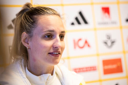 Nathalie Björn in the mixed zone