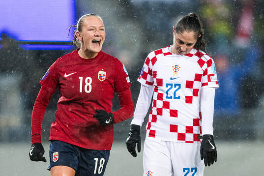 Frida Leonhardsen Maanum of Norway celebrates