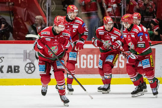 MoDos Josh Dickinson jublar