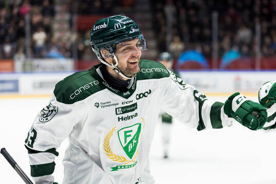 Färjestads Carl Dahlström jublar