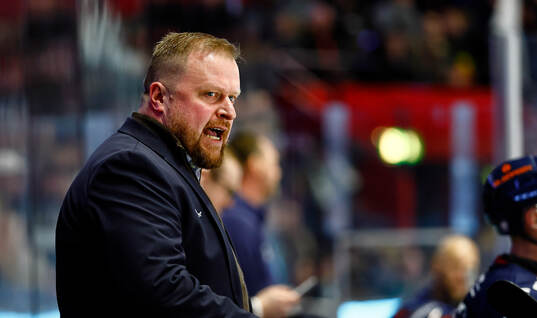 Linköpings tränare Klas Östman reagerar