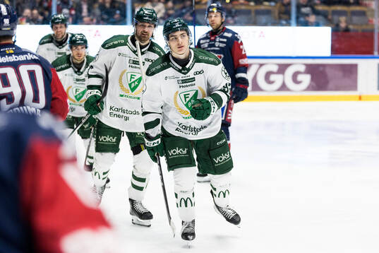 Färjestads Liam Öhgren jublar