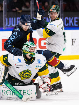 Björklövens målvakt Niklas Svedberg, Djurgårdens Wiktor