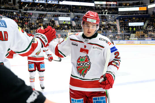 MoDos Theo Jacobsson jublar