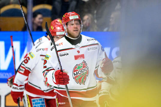 MoDos Oscar Pettersson jublar