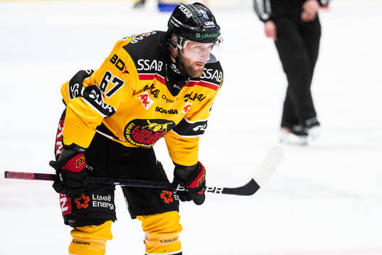 Luleås Linus Omark deppar