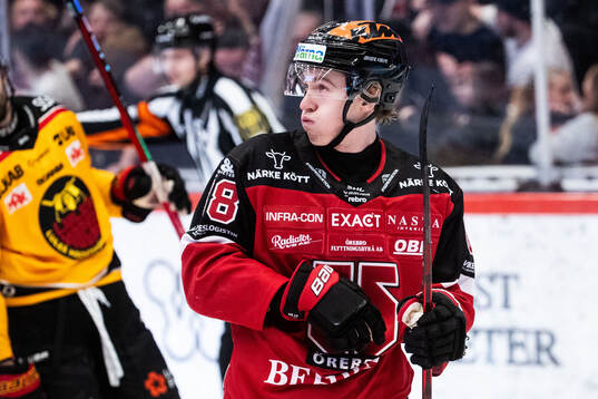 Örebros Jonathan Lekkerimäki jublar