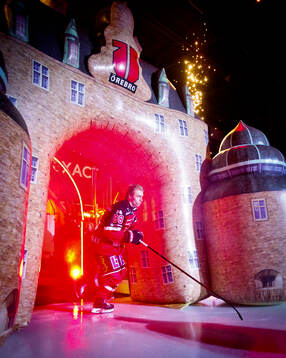 Örebros Jonathan Lekkerimäki gör entré genom slottet