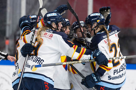 Djurgårdens Tereza Plosova jublar