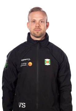 Varbergs assisterande tränare Victor Salwén poserar för ett porträtt den 1 mars 2024 i Varberg.