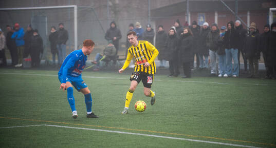 IFK Hässleholms Harry Thomasson i träningsmatchen mellan IFK Hässleholm och Nosaby IF i Hässleholm 25 mars 2024.
