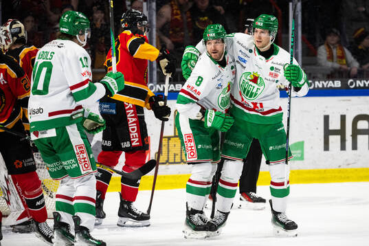 Rögles Linus Sandin och Adam Tambellini jublar