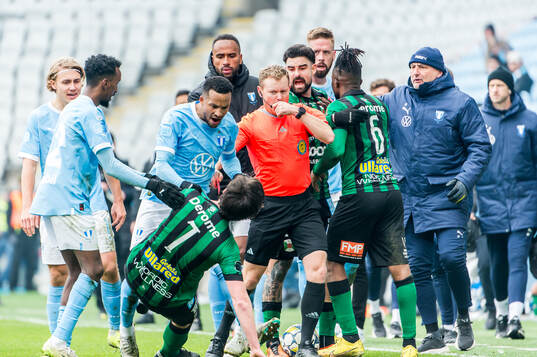 Domare Fredrik Klitte, Malmö FFs Martin Olsson och Varbergs Robin Tranberg