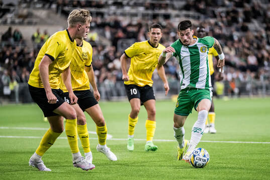 Mjällbys Herman Johansson och Hammarbys Viktor Djukanovic