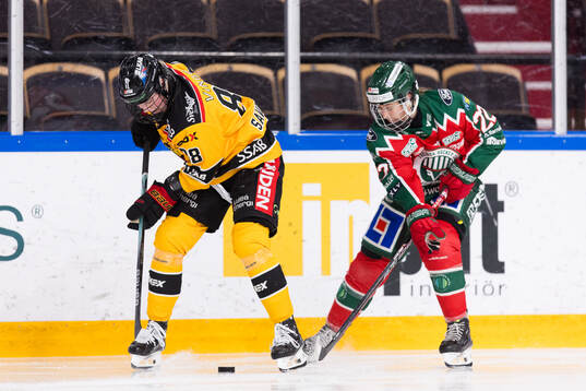 Luleås Ronja Savolainen och Frölundas Andrea Dalen
