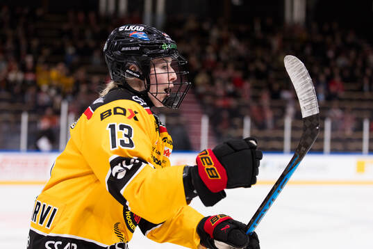Luleås Jenna Pirttijärvi jublar