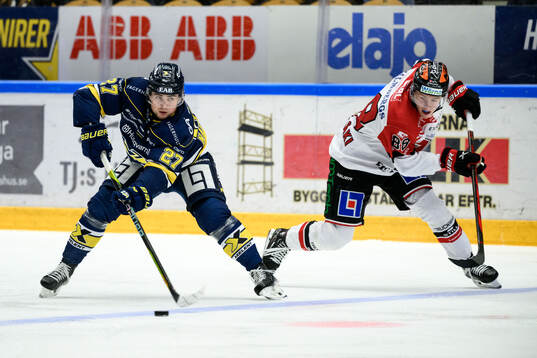 HV71s Robert Nardella och Örebros Jonathan Lekkerimäki