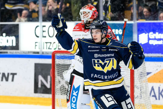 HV71s Oscar Fisker Molgaard jublar