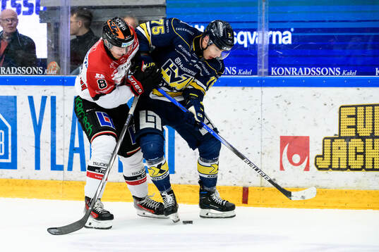 Örebros Samuel Johannesson och HV71s Radan Lenc