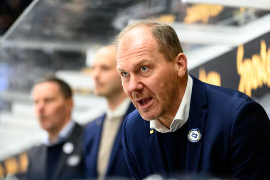 HV71s tränare Johan Lindbom