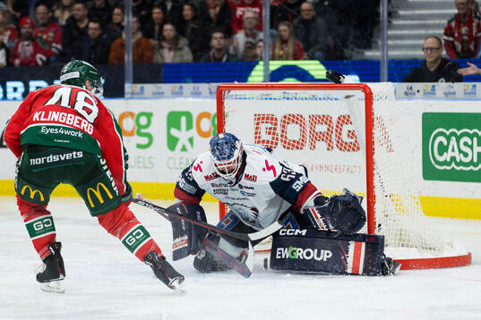 Frölundas Carl Klingberg och Linköpings målvakt Marcus