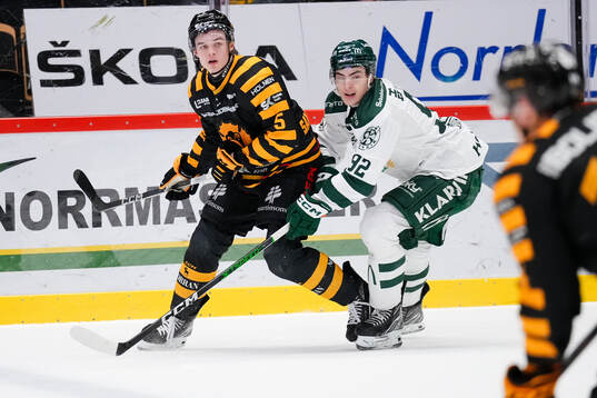Skellefteås Axel Sandin Pellikka och Färjestads Liam