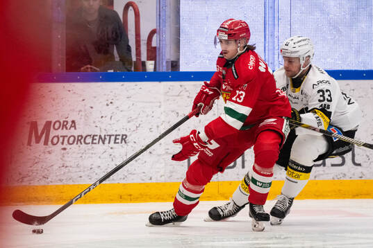 Moras Fabian Ilestedt och Västerås Oliver Bohm