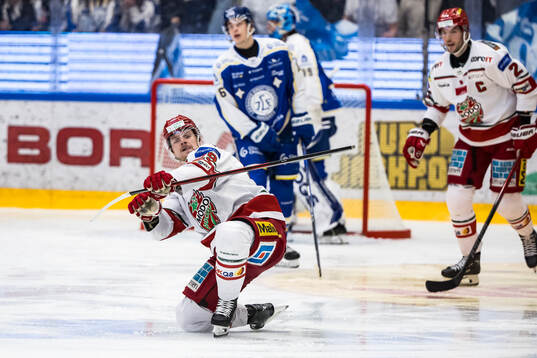 MoDos Mikkel Aagaard jublar