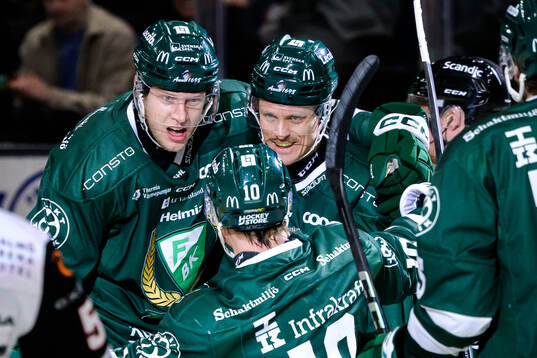 Färjestads Victor Ejdsell och Magnus Nygren jublar
