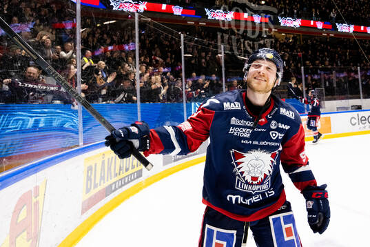 Linköpings Linus Hultström jublar