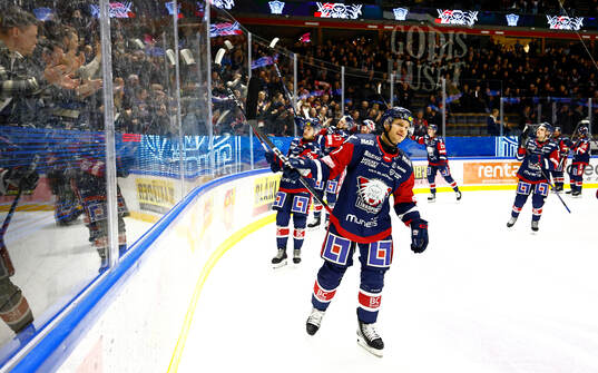 Linköpings Sebastian Strandberg jublar