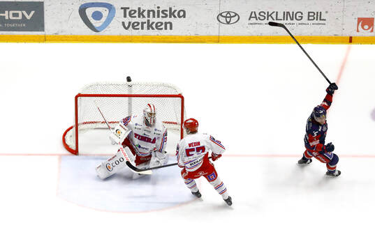 Linköpings Linus Hultström jublar