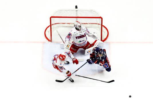 Timrås målvakt Jacob Johansson, Emil Pettersson och