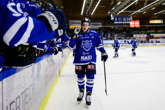 Karlskogas Viktor Lennartsson jublar