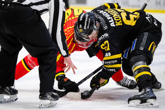 Brynäs Jacob Blomqvist och Västerås Konstantin Komarek