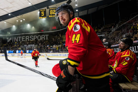 Brynäs Jacob Blomqvist ser rök på läktaren