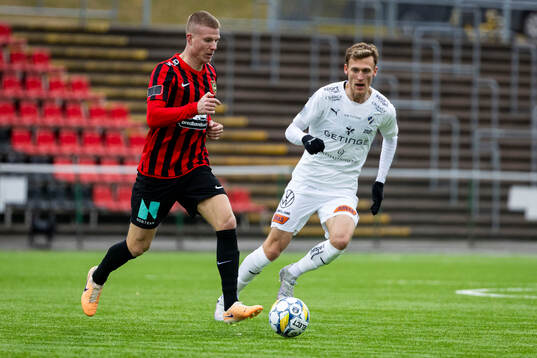 Brommapojkarnas Eric Björkander och Halmstads Viktor Granath