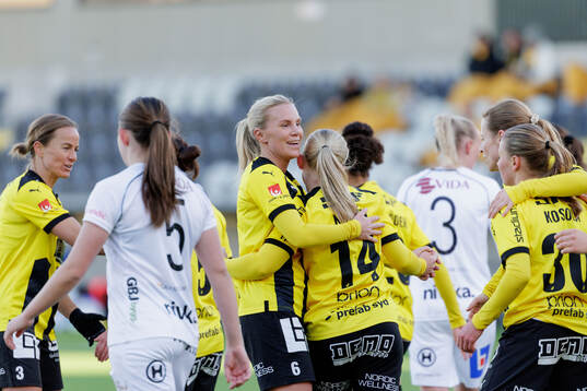 Häckens Josefine Rybrink jublar