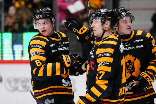 Skellefteås Måns Forsfjäll jublar