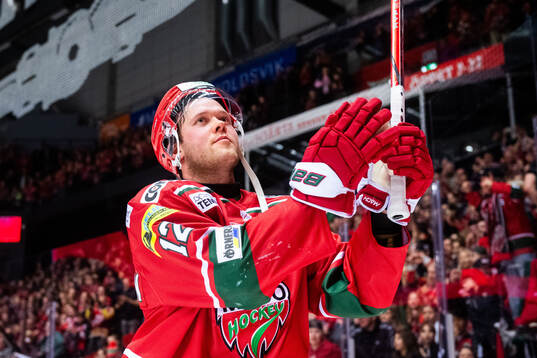 MoDos Oscar Pettersson jublar