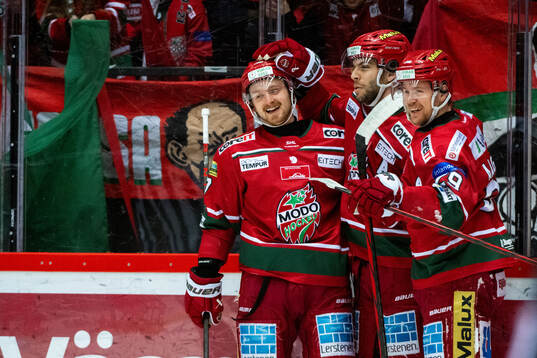 MoDos Josh Dickinson jublar