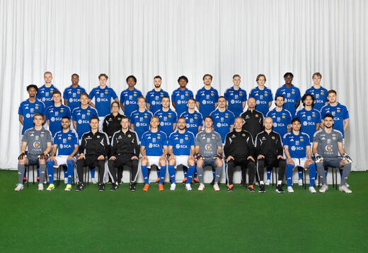  Lucas Forsberg, Ahmed During, Jesper Carström, Yonis Shino, Amaro Bahtijar, Abdul-Halik Hudu, Johan Bengtsson, Gustav Nordh, Oliver Grenholm, Kojo Oppong, Elvis Hansson. Mittenledet från vänster: Yacqub Finey, Anton Mossnelid, Ludvig Nåvik, naparapat Emelie Forzheus, Marcus Burman, Dennis Olsson, Edvard Carrick, Dusan Jajic, fystränare Vegard Davidsen, Oliver Stojanovic-Fredin, Monir Jelassi, Ludvig Svanberg. Sittande från vänster: Jakob Jäger Röding, Marc Manchón, assisterande tränare Ion Doros, huvudtränare Douglas Jakobsen, Pontus Lindgren, Pontus Engblom, Jonas Olsson, assisterande tränare Benny Matsson, målvaktstränare John Carlsson, Marcelo Palomino, Daniel Henareh.