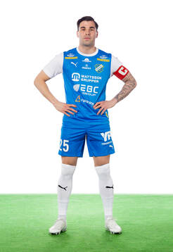 Oddevolds Kenan Mehovic poserar för ett porträtt den 11 mars 2024 i Uddevalla.