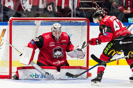 Malmö Redhawks målvakt Oskar Blomgren och Joakim Ryan