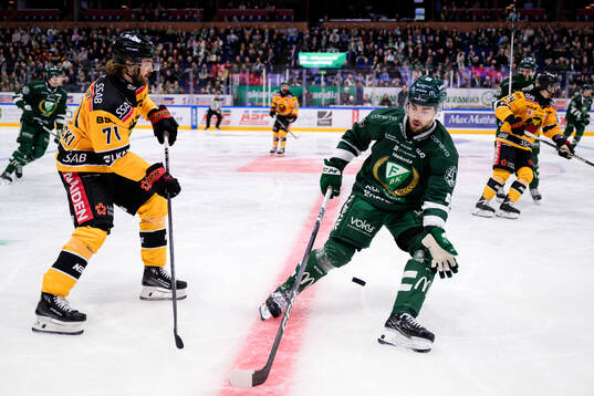 Luleås Adam Brodecki och Färjestads Jonathan Andersson