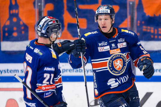 Växjös Brian Cooper och Emil Sylvegård jublar