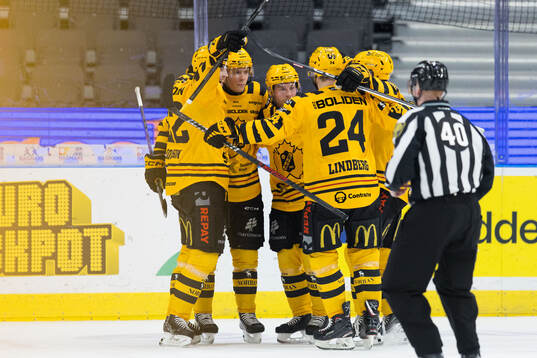 Skellefteås Filip Sandberg jublar